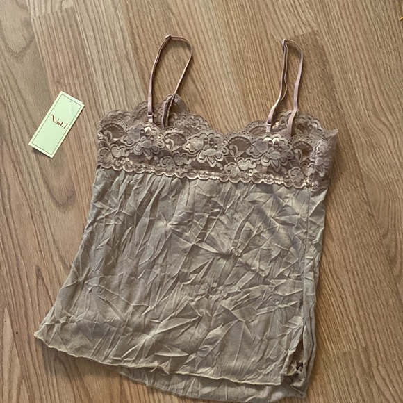 NWT vol 1 tank - Picture 5 of 7